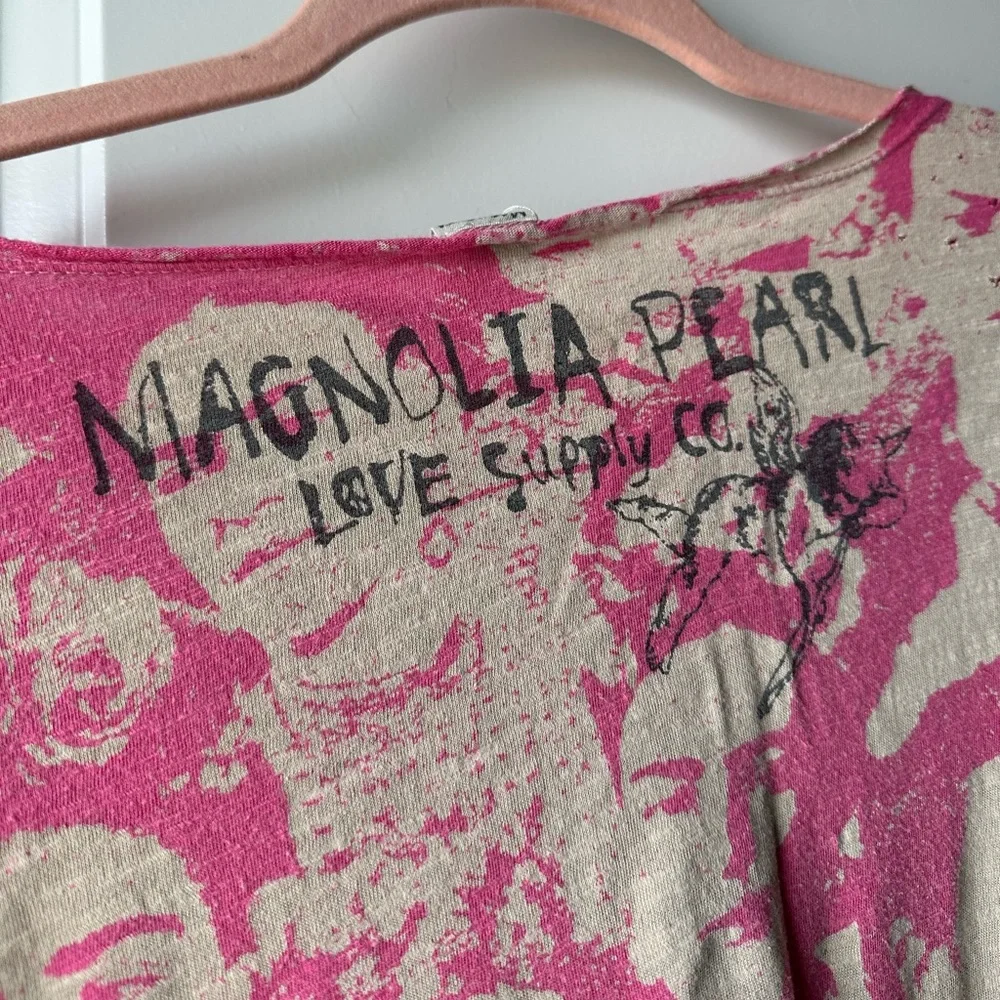 Magnolia Pearl. Mural Frida Europa Tee - Picture 2 of 4